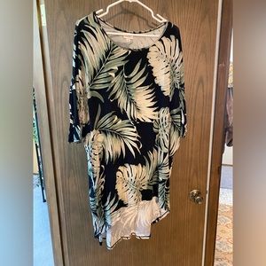 LuLaRoe Irma Tropical Monstera Print Shirt Size XL